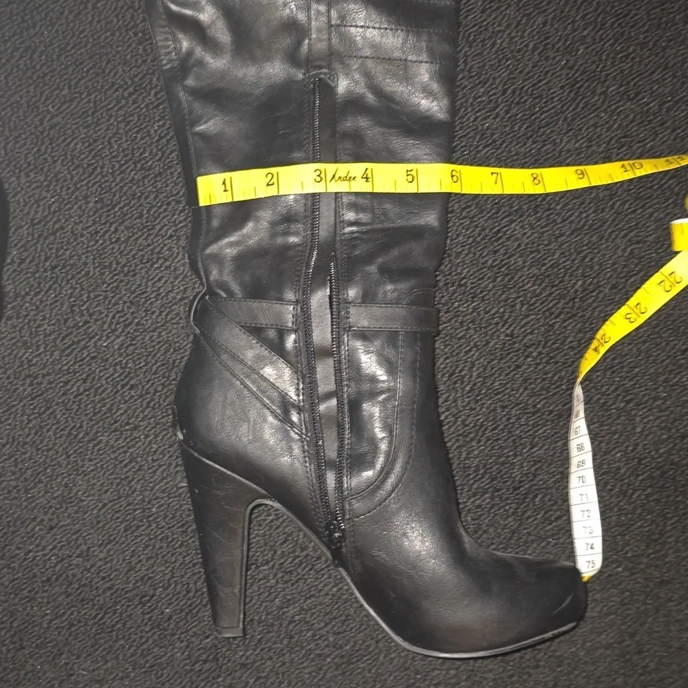 Guess boots